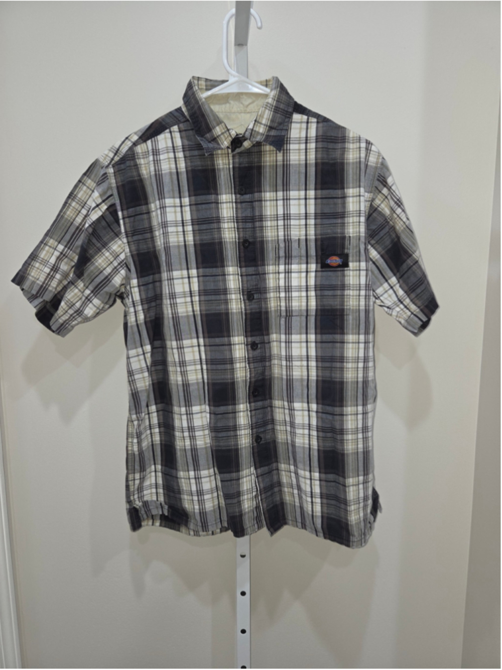 •Dickies• Men's Plaid Casual Button Down Shirt Size M Black Beige